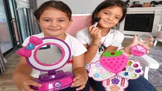 Elif Öykü and Masal Pretend Play with Makeup Play Table Toys, Fun kids video