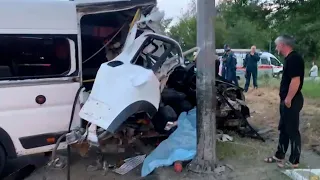 В Волгограде маршрутка врезалась в столб