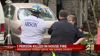 1 person killed in house fire