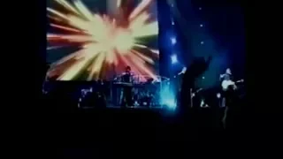 Bee Gees — Closer Than Close ("One Night Only world tour", Dublin, Ireland, Aug. 1998)