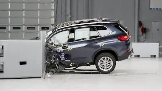 2019 BMW X5 driver-side small overlap IIHS crash test