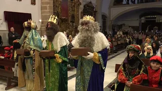 Sus Majestades los Reyes Magos adoran al Niño Jesús en la Iglesia Parroquial de Santa Marta