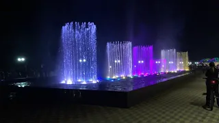 Светомузыкальный фонтан с огненным шоу на Имеретинской набережной. Адлер