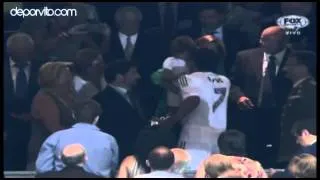 Recibimiento del Bernabéu a Raúl González