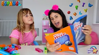 María Clara aprende lo importante que es leer libros