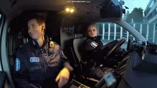 Poliisit Kuopio tytöt vatkaa pyllyä ja Autoja on potkittu