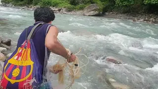 HIMALAYAN TROUT FISHING IN NEPAL WITH CAST-NET | MONSOON RIVER FISHING | FLOOD WASHED RIVER |