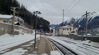 Einfahrt des InterCity 898 am 11.02.2023 in Bad Gastein