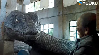 Giant snake attacks, man lights gasoline and dies with it |Snake Island Python | YOUKU MONSTER MOVIE