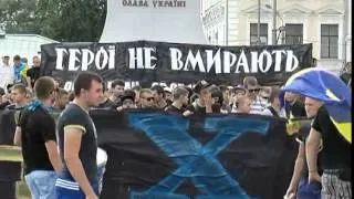 Фаны «Металлиста» и «Динамо» прошлись шествием