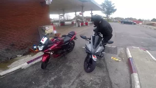 Cursa nebuna Honda CBF125 vs Yamaha YZF R125