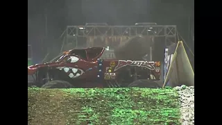 Monster Jam New Orleans 2005 - Brutus hits Gunslinger (Alternate Angle and Unseen Aftermath)