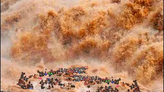 China river overflows! China city drowned, Powerful flood hits Shanxi