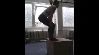 10 min.amrap box jump