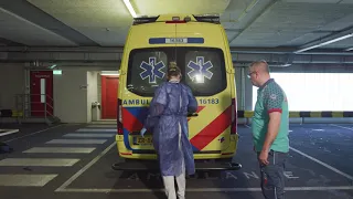 Video 4. AANKOMST ZIEKENHUIS, ambulance-inzet strikte isolatie corona, versie - 17-03-2020
