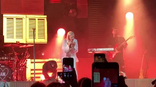 Anne-Marie - Can I Get Your Number LIVE - Vienna 04/05/19