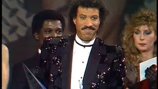 Lionel Richie Wins Black Video Male Award-AMA 1985
