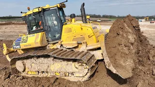 Tru7 Group Komatsu D71PXi pushing Topsoil