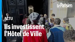 Plusieurs dizaines de migrants investissent l’Hôtel de Ville de Paris pour demander des logements