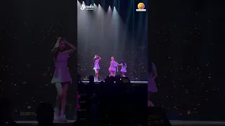 JENNIE BLACKPINK MENDADAK TURUN PANGGUNG SAAT KONSER DI MELBOURNE, KARENA TIDAK ENAK BADAN #SHORTS