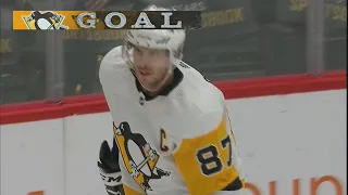 Fan Attempts But Fails To Throw Popcorn At Sidney Crosby After Goal