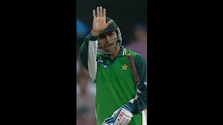 Abdul Razzaq Vs McGrath | Top 5 boundaries in a row