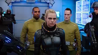 Valerian and the City of a Thousand Planets Tempted To Escape Scene(2017)