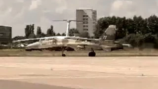 Су-37. Фигуры высшего пилотажа в небе над Жуковским.