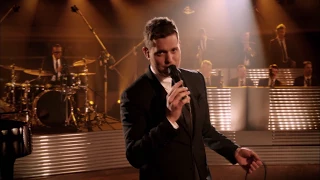 Michael Bublé - You Make Me Feel So Young [Official Music Video]