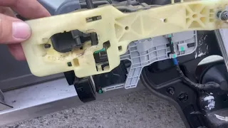 Replacing the door latch on Hyundai Sonata