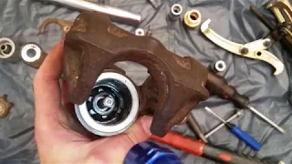 Переборка заднего тормозного суппорта Lucas/Trw (Brake caliper rebuild Lucas/Trw)