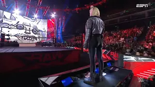 Alexa Bliss es interrumpida por el Tio Howdy - WWE RAW 9 de Enero 2023 Español Latino