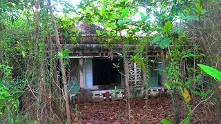 It's Scary To See A House Abandoned For 40 Years No One Has Visited It