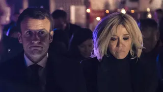 Emmanuel & Brigitte Macron - Bewegender Auftritt: Der Schmerz steht ihnen ins Gesicht geschrieben