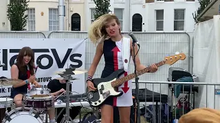 "I Bet You Look Good On The Dancefloor" (Arctic Monkeys) by The Molotovs Brighton Busking! +🎥👀 list!