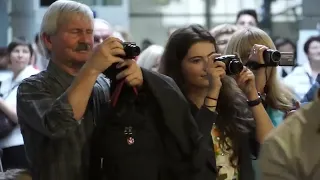 Flash mob in Vilnius airport EĞİTİME DESTEK İÇİN ABONE OL #flash mob , #pranks , #amazing