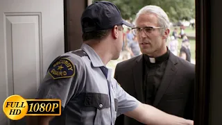 Jason Statham dressed up as a priest and robbed a Sunday fair with his partners / Parker (2013)