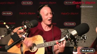 Phil Collen and Steve Jones perform 'Stay With Me' on Jonesy's Jukebox