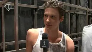 fashiontv | FTV.com - J. LINDEBERG BACKSTAGE UOMO P/E 2008