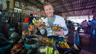 I Found a Genuine THAI Food Paradise in Chiang Rai / North Thailand Motorbike Tour