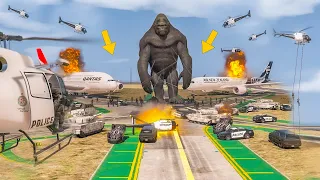 GTA 5 - King Kong Attack Airport | King kong vs police | King kong fight