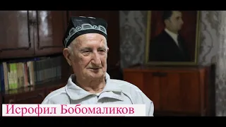 МАРДЕ, КИ ДАР 90 –СОЛАГӢ БЕ АЙНАК КИТОБ МЕХОНАД