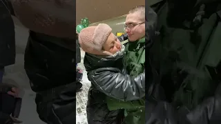 Мой родной приехал с армии, отслужил и вернулся красавец мужчина🥰