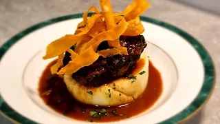 SLOW COOKED BEEF CHEEKS WITH RED WINE