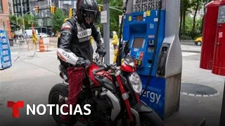 El precio de la gasolina sigue en alza en EE.UU. | Noticias Telemundo