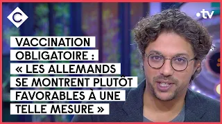 Vaccination, clip de candidature de Zemmour et l’allongement de l’IVG - C à Vous - 01/12/2021