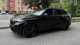 Новый BMW X5 M60i 530лс, 2023г, цена 20.500.000 рублей.