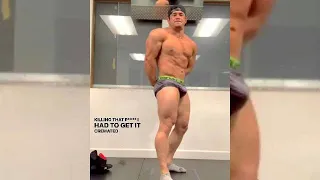 Daniel Stewart Flexing His Thicc Muscle