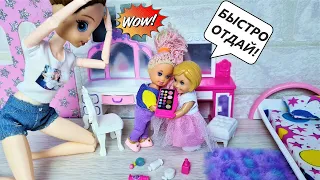 GIRLS! DON'T QUARREL! Katya and Diana did not share cosmetics. Funny family funny dolls Darinelka