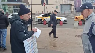 Незаконное задержание пикета НОД на Курском Вокзале ( Москва).